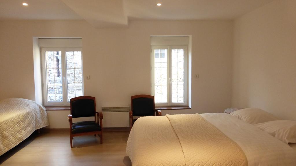 Gite Notre Dame Pontorson Zimmer foto